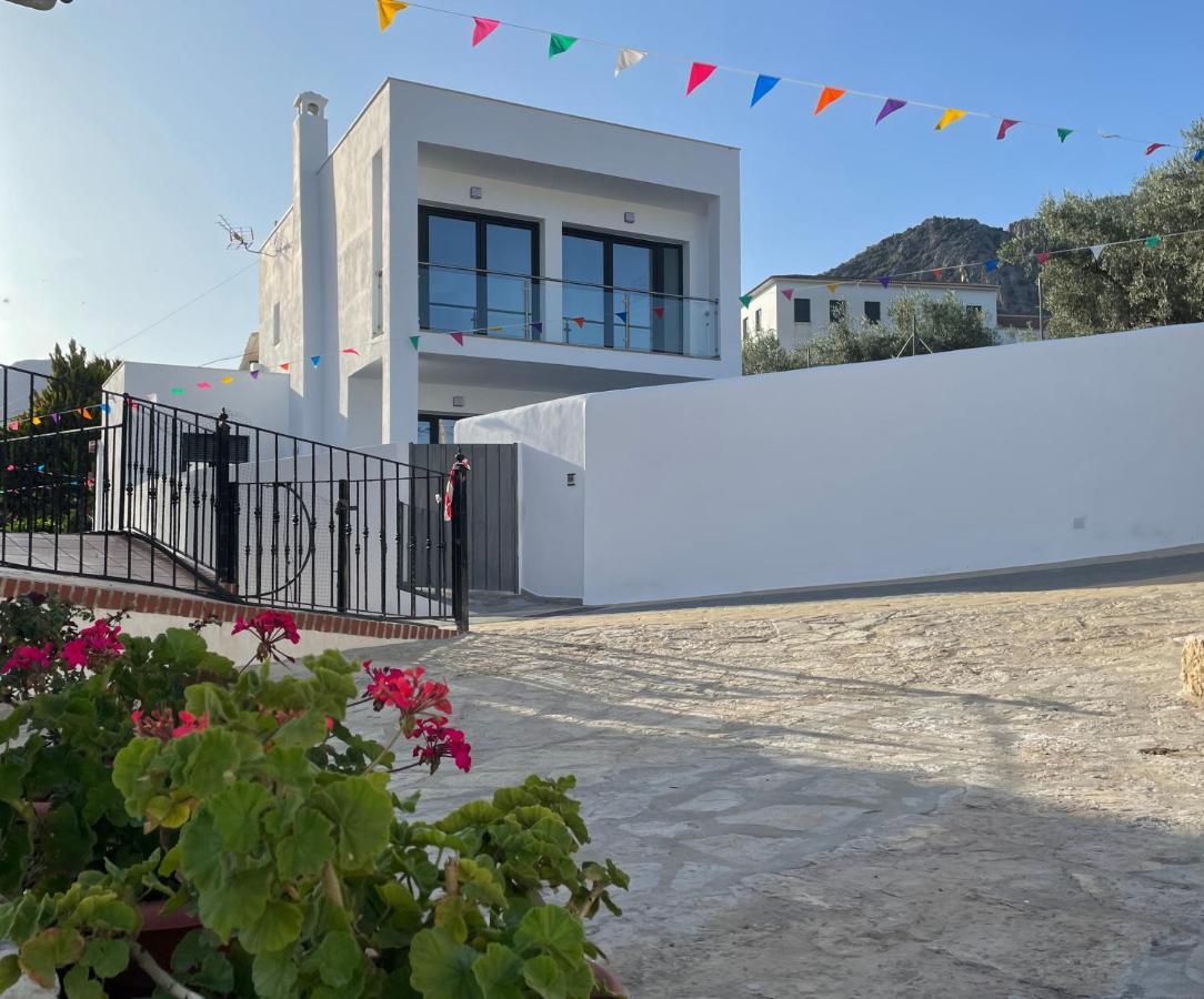 Villa La Fuente Mondron Exterior photo